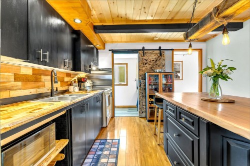 Cuisine - 23 Ch. De La Blanche, Val-Des-Monts, QC - Indoor Photo Showing Kitchen With Double Sink