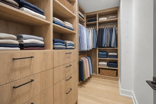 Penderie (Walk-in) - 320 Ch. D'Iron Hill, Lac-Brome, QC - Indoor With Storage