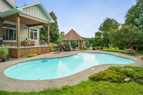 Terrasse - 320 Ch. D'Iron Hill, Lac-Brome, QC - Outdoor With In Ground Pool With Backyard