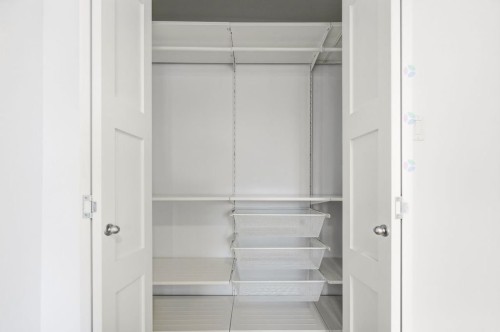 Closet - 389 Rue Gilford, Montréal (Le Plateau-Mont-Royal), QC - Indoor Photo Showing Other Room
