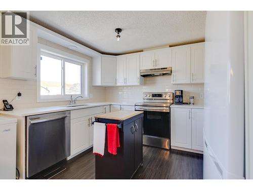 4616 Gray Drive, Prince George, BC - Indoor Photo Showing Kitchen