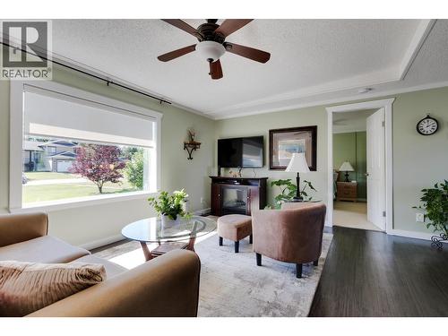 4616 Gray Drive, Prince George, BC - Indoor Photo Showing Living Room