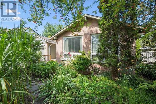 34 PONDVIEW CRESCENT  Guelph (Victoria North), ON N1E 3K1