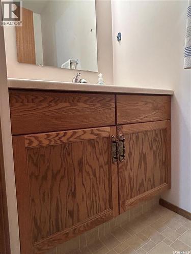 4 416 Heritage Drive, Estevan, SK - Indoor Photo Showing Bathroom