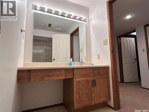 4 416 Heritage Drive, Estevan, SK - Indoor