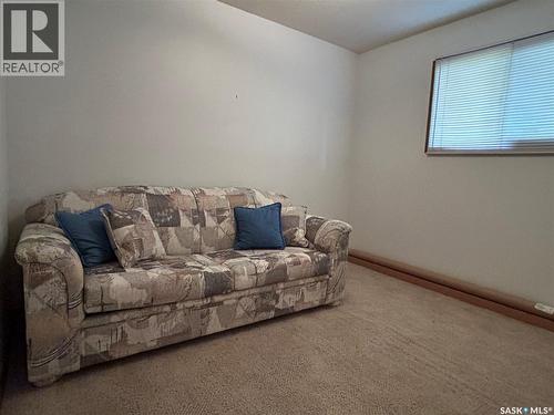 4 416 Heritage Drive, Estevan, SK - Indoor