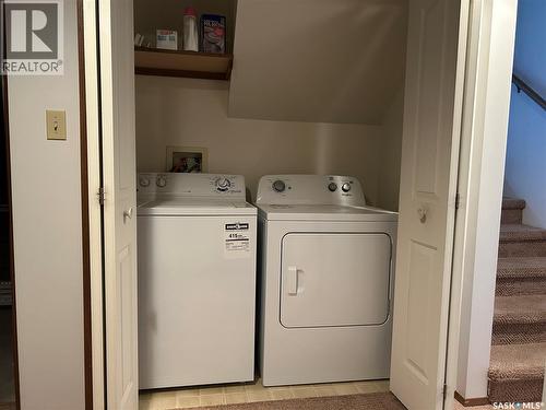 4 416 Heritage Drive, Estevan, SK - Indoor Photo Showing Laundry Room