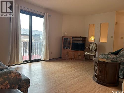 4 416 Heritage Drive, Estevan, SK - Indoor Photo Showing Living Room