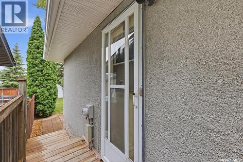 210 Lloyd Crescent, Saskatoon, SK - Outdoor