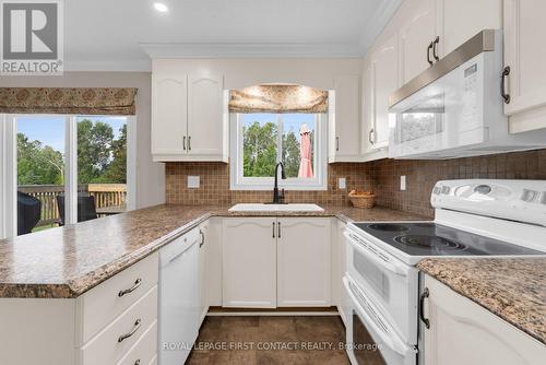 22 Procee Circle, Oro-Medonte, ON - Indoor Photo Showing Kitchen
