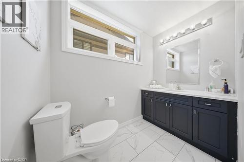176 Wheat Lane, Kitchener, ON - Indoor Photo Showing Bathroom