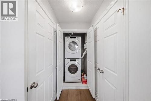 176 Wheat Lane, Kitchener, ON - Indoor Photo Showing Laundry Room