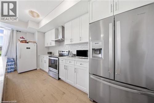 176 Wheat Lane, Kitchener, ON - Indoor Photo Showing Kitchen