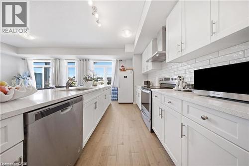 176 Wheat Lane, Kitchener, ON - Indoor Photo Showing Kitchen With Upgraded Kitchen