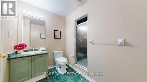 1825 Hobson Drive, Burlington, ON - Indoor Photo Showing Bathroom