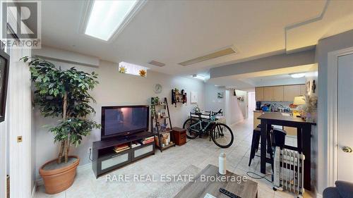 1825 Hobson Drive, Burlington, ON - Indoor