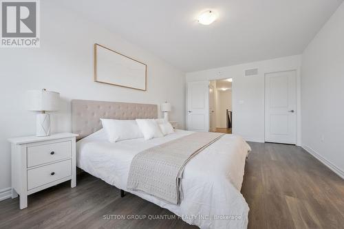 3040 Robert Lamb Boulevard, Oakville, ON - Indoor Photo Showing Bedroom