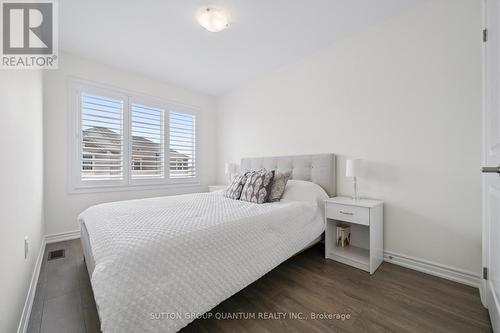 3040 Robert Lamb Boulevard, Oakville, ON - Indoor Photo Showing Bedroom