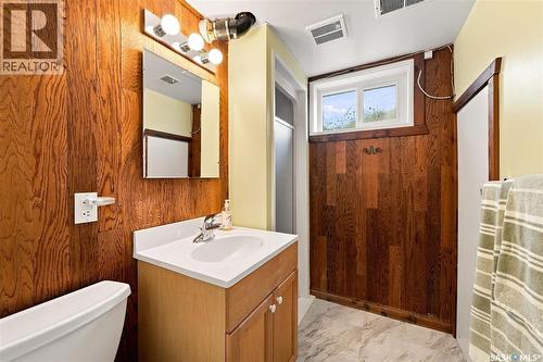 2202 Albert Avenue, Saskatoon, SK - Indoor Photo Showing Bathroom
