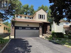 31 RASTILA CRESCENT  Ottawa, ON K1T 2C5