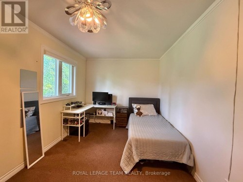 Room 3-Queen bed can fit - 31 Rastila Crescent, Ottawa, ON 