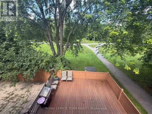 WOW! - 31 Rastila Crescent, Ottawa, ON 