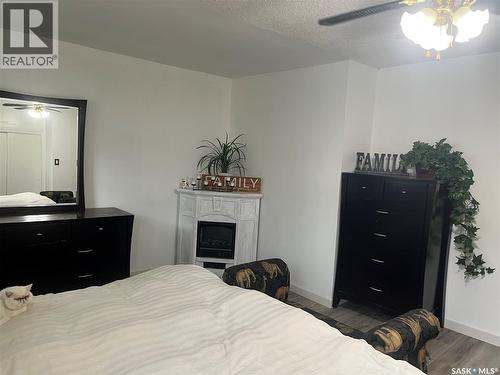 164 4Th Street W, Mankota, SK - Indoor Photo Showing Bedroom