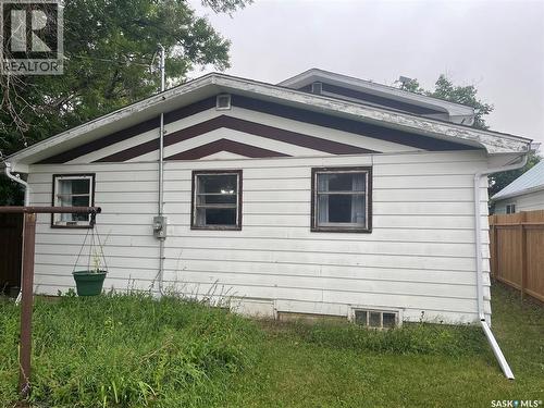 164 4Th Street W, Mankota, SK - Outdoor