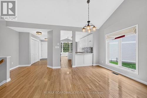 22 Burnstead Crescent, Ottawa, ON - Indoor Photo Showing Kitchen
