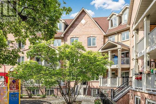732 - 75 Weldrick Road E, Richmond Hill, ON - Outdoor With Balcony