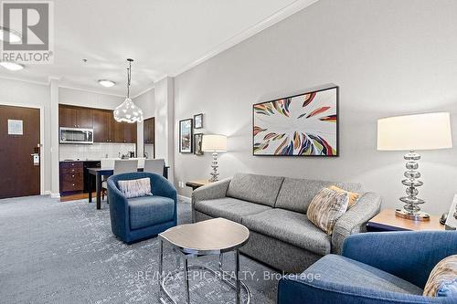176 - 220 Gord Canning Drive, Blue Mountains, ON - Indoor Photo Showing Living Room
