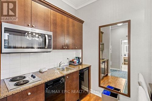 176 - 220 Gord Canning Drive, Blue Mountains, ON - Indoor Photo Showing Kitchen