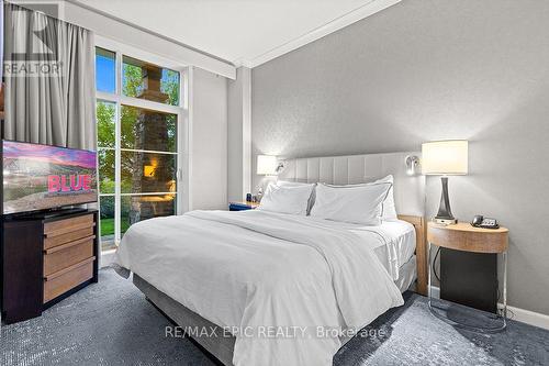 176 - 220 Gord Canning Drive, Blue Mountains, ON - Indoor Photo Showing Bedroom