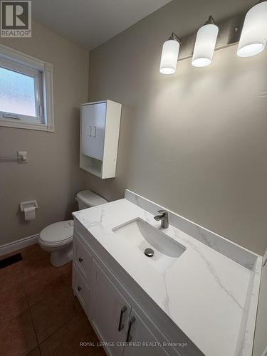 3300 Carabella Way, Mississauga, ON - Indoor Photo Showing Bathroom