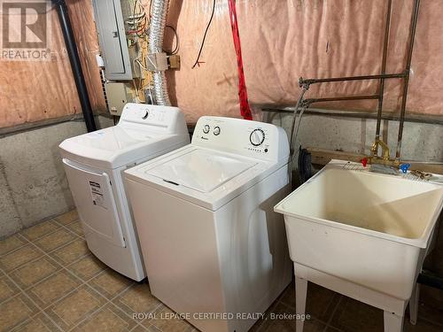 3300 Carabella Way, Mississauga, ON - Indoor Photo Showing Laundry Room