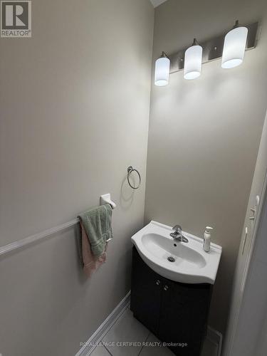 3300 Carabella Way, Mississauga, ON - Indoor Photo Showing Bathroom