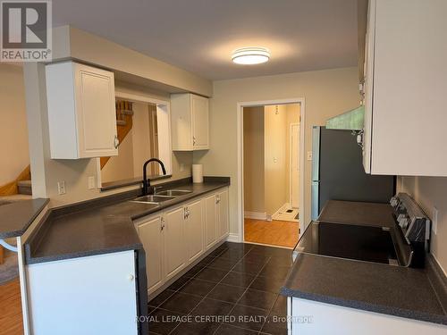 3300 Carabella Way, Mississauga, ON - Indoor Photo Showing Kitchen With Double Sink