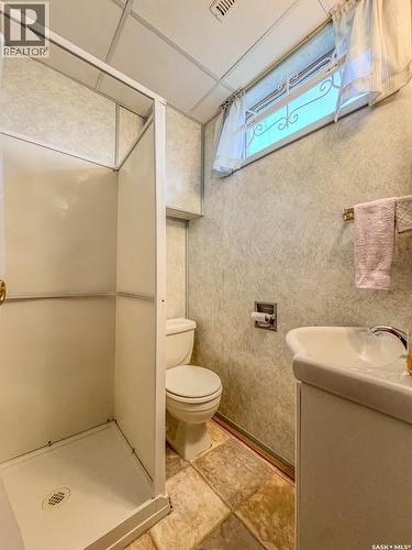 385 Aspen Drive, Swift Current, SK - Indoor Photo Showing Bathroom