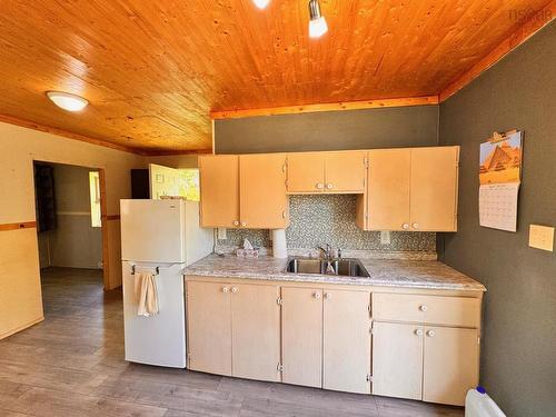 7064 West Bay Highway, Cape George, NS - Indoor Photo Showing Kitchen With Double Sink
