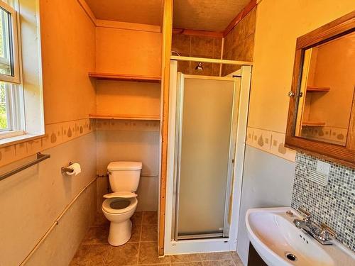 7064 West Bay Highway, Cape George, NS - Indoor Photo Showing Bathroom