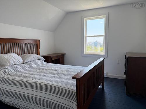 2539 Melbourne Road, Pinkneys Point, NS - Indoor Photo Showing Bedroom