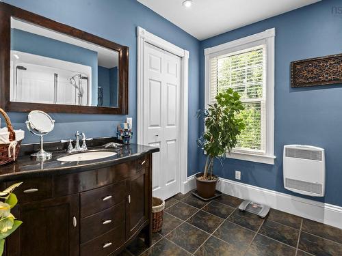 344 Gray Street, Windsor, NS - Indoor Photo Showing Other Room