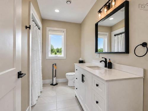 114 Johnsons Lane, Chance Harbour, NS - Indoor Photo Showing Bathroom