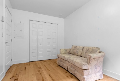 Chambre à coucher - 002-10300 Boul. St-Laurent, Montréal (Ahuntsic-Cartierville), QC - Indoor