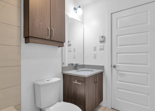 Salle de bains - 002-10300 Boul. St-Laurent, Montréal (Ahuntsic-Cartierville), QC - Indoor Photo Showing Bathroom