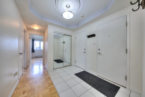 Hall d'entrée/Vestibule - 201-2050 Rue De Magenta, Laval (Vimont), QC - Indoor Photo Showing Other Room