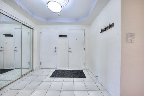 Hall d'entrée/Vestibule - 201-2050 Rue De Magenta, Laval (Vimont), QC - Indoor Photo Showing Other Room
