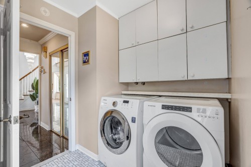 Laundry - 19 Rue Gingerwood, Kirkland, QC - Indoor Photo Showing Laundry Room