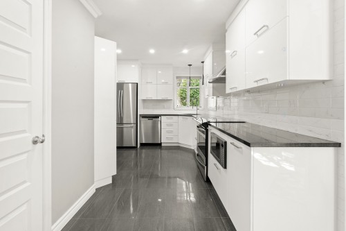 Kitchen - 3996 Rue Sylvia-Daoust, Québec (Sainte-Foy/Sillery/Cap-Rouge), QC - Indoor Photo Showing Kitchen With Upgraded Kitchen