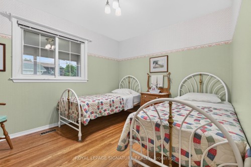 150 Clements Road E, Ajax, ON - Indoor Photo Showing Bedroom